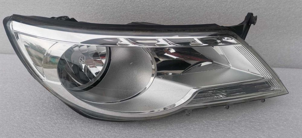 Фара правая Volkswagen Tiguan 2007-2011г.в. оригинал
