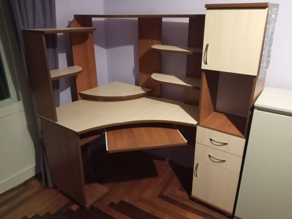 Столик для комп'ютера