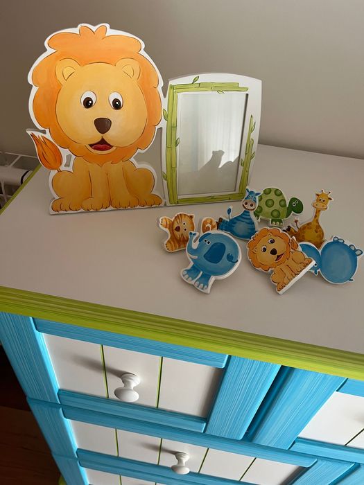 Moldura e puxadores quarto infantil Oficina Rústica