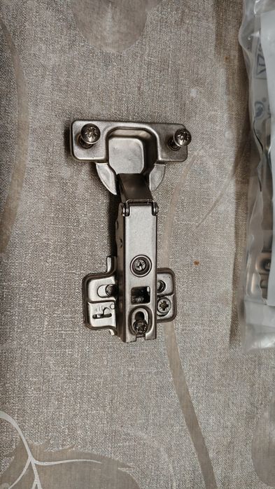 Dobradiças IKEA Hjalpa