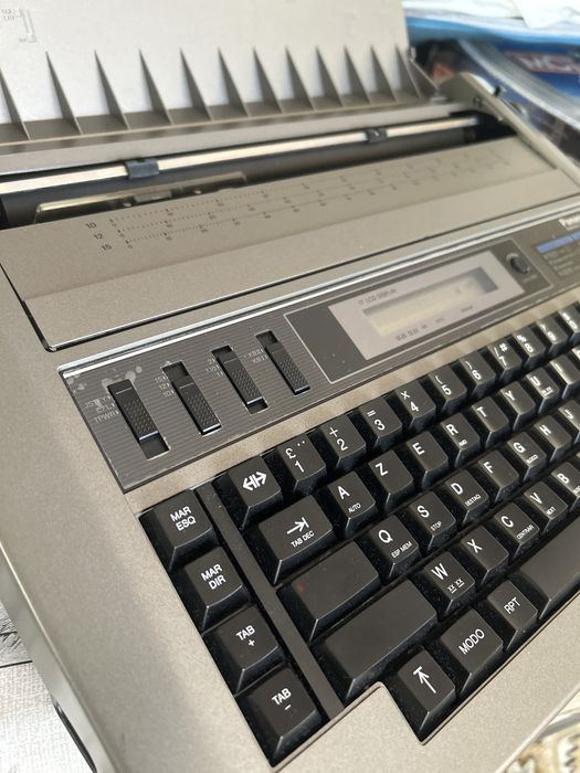 Máquina de escrever eletrónica-Panasonic