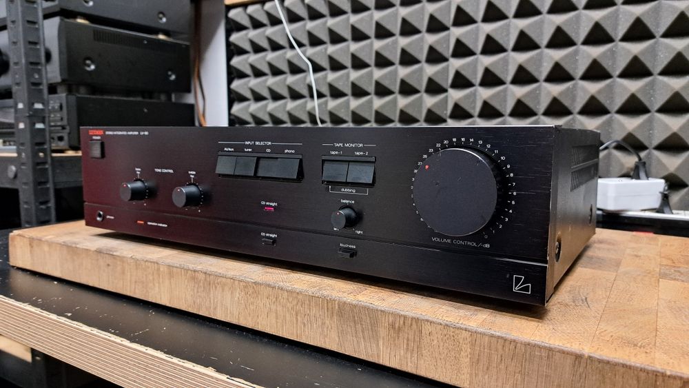 Wzmacniacz Luxman   LV-90