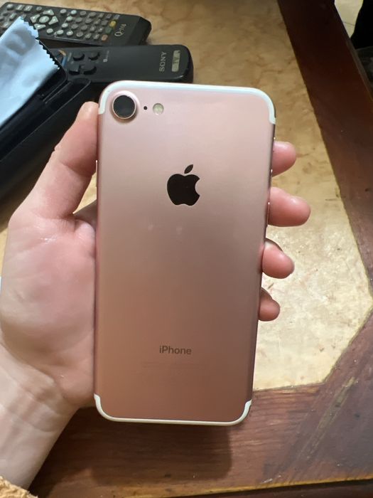 Продаю Iphone 7, 32 гб