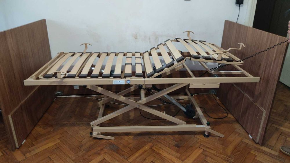 Медичне ліжко з електоприводом