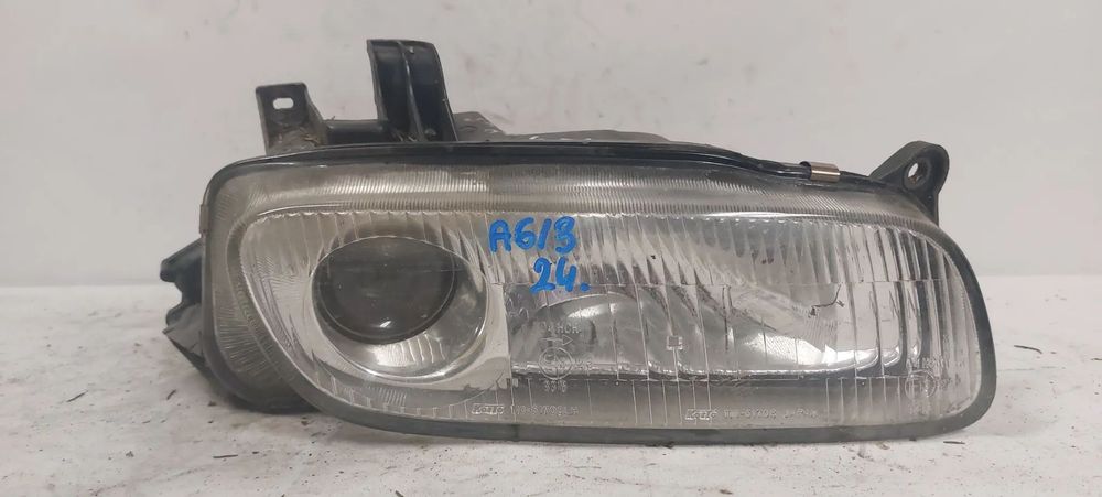 .  PRZOD PRZEDNIA LAMPA PRAWA MAZDA 323F