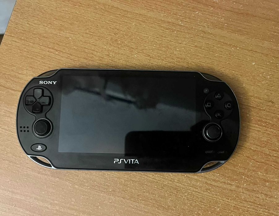 PS Vita PCH‑1004 Preta + 3Jogos + Capa e Bolsa