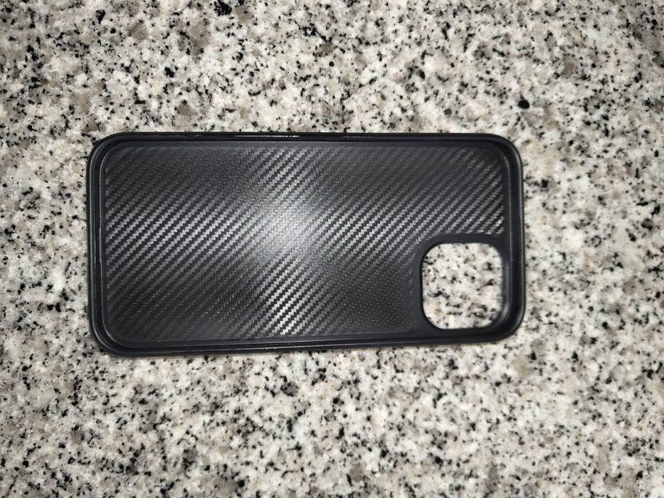 Capa iPhone 14 GUESS