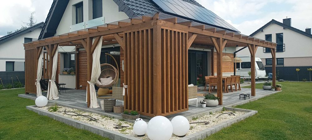 Pergola drewniana • taras • poliwęglan lub gont • pełne deskowanie