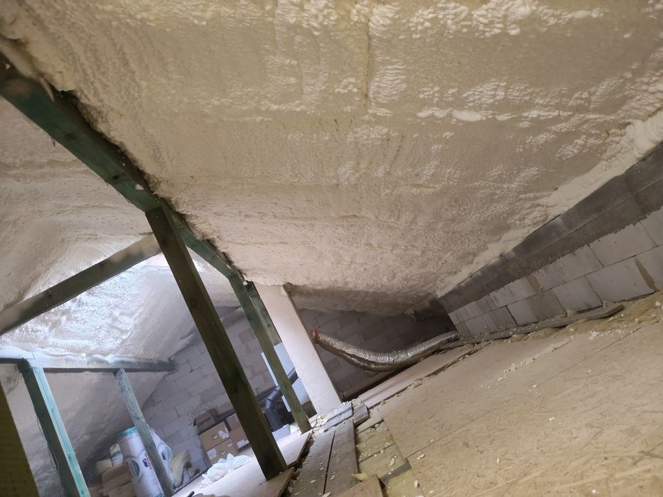 Ocieplanie pianą pur