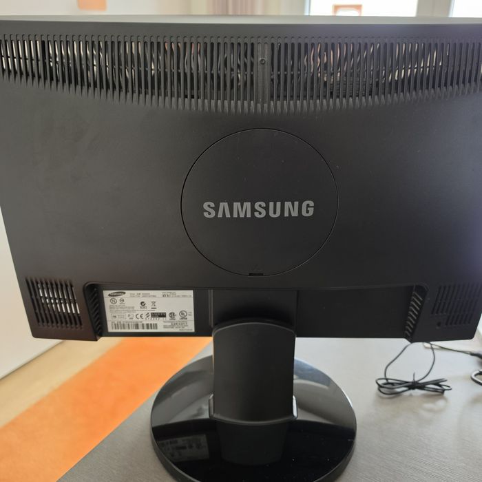 Monitor Samsung SyncMaster 2043NWX 20" - Resolução 1680x1050