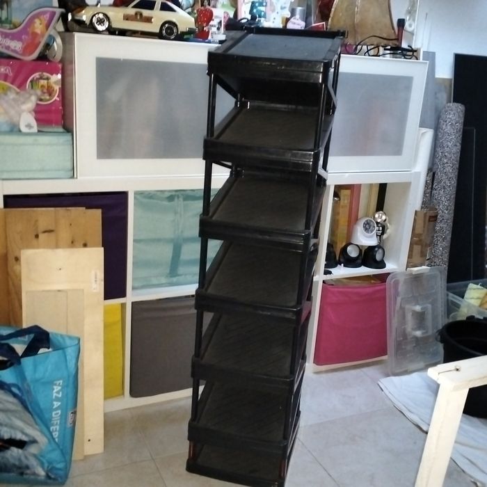 Sapateira de plástico