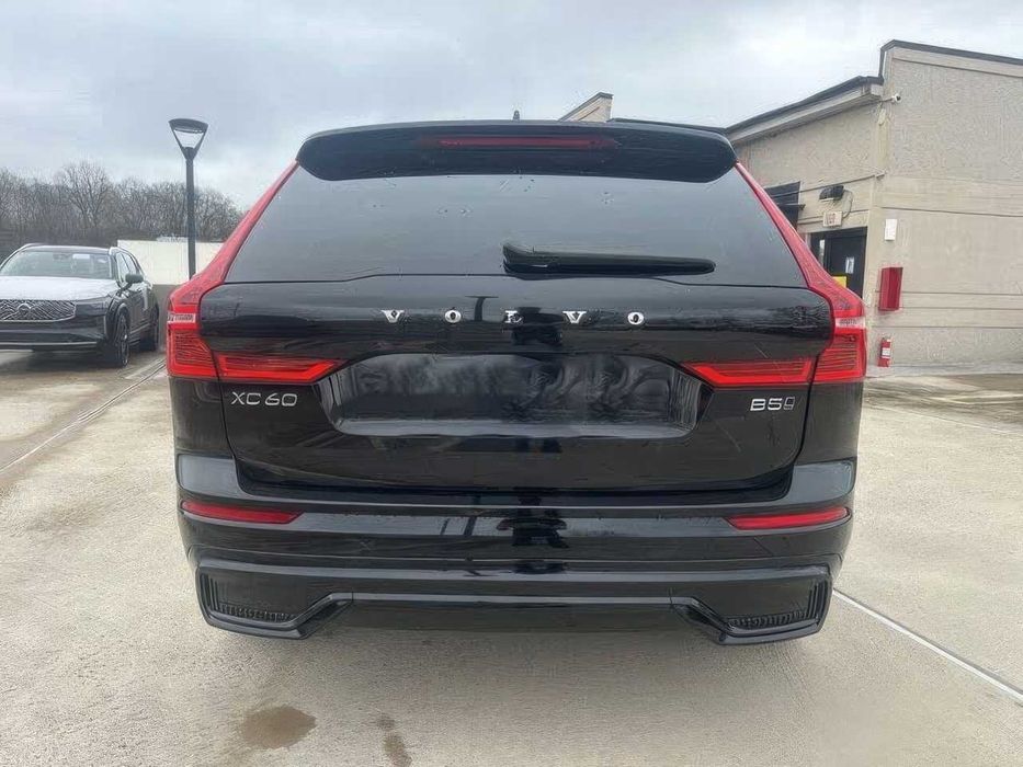 Volvo Xc60      2023