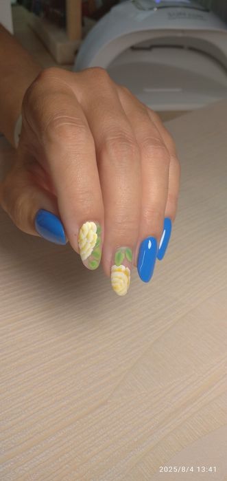 Mobilna stylizacja paznokci żelowych i hybrydowych