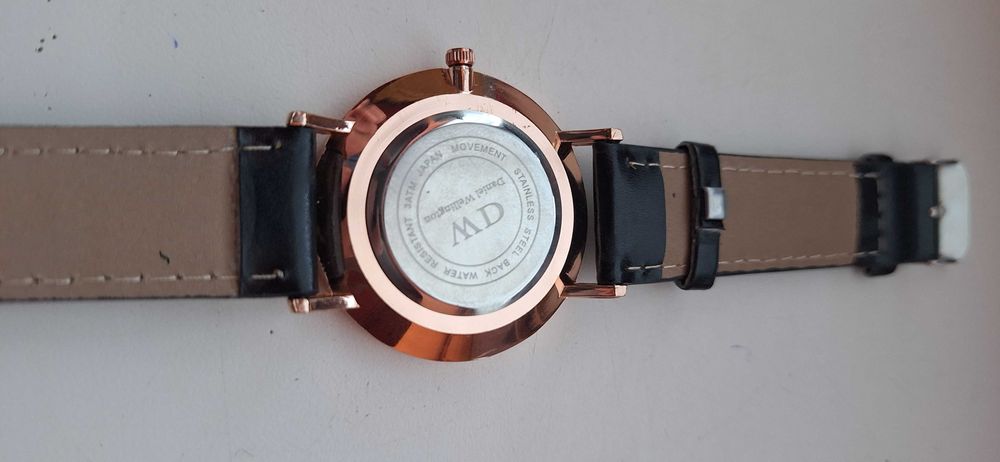 Жіночі годинники DANIEL WELLINGTON