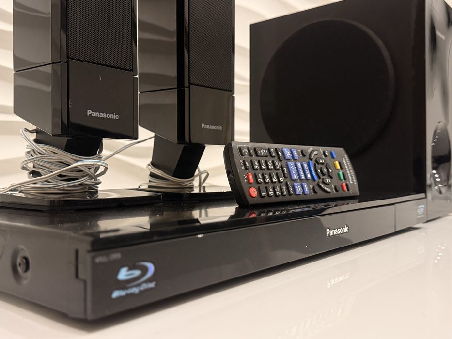 Blu- ray Panasonic kino domowe jak nowe .
