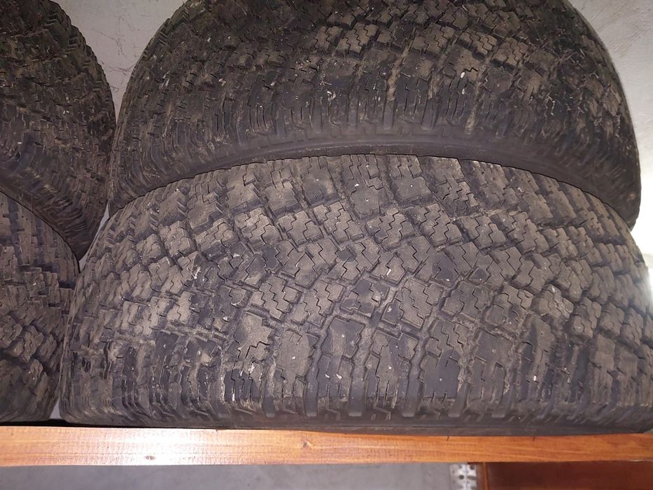 Резина  265 /75/r16  нокія