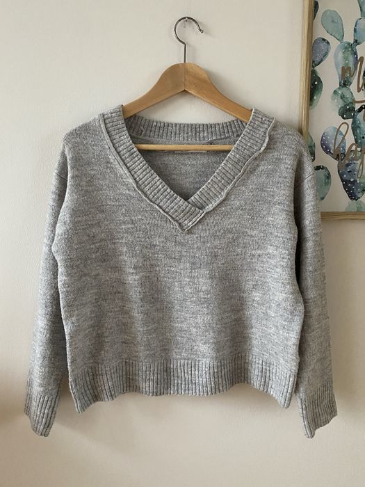 Szary sweter Sinsay XXS dekolt serek