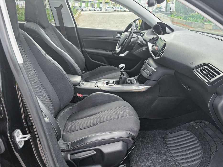 Peugeout 308 SW 1.5 HDI ALLURE 130 CV Tecto panorâmico!!