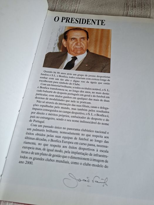 Livro álbum Benfica época 88 / 89 Campeão