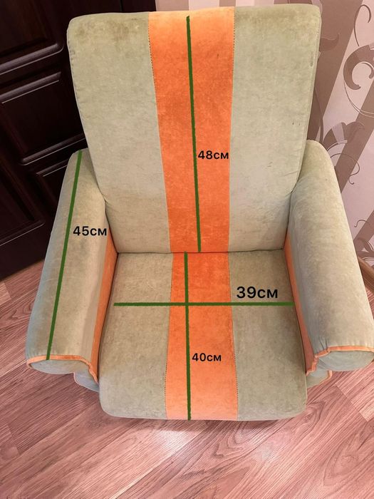 Продам детское велюровое кресло