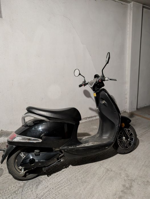 Mota Elétrica Preta