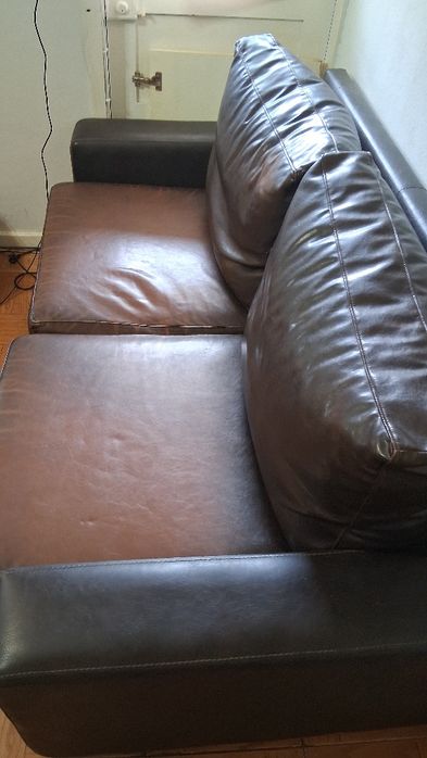 Sofa 3 lugares em couro
