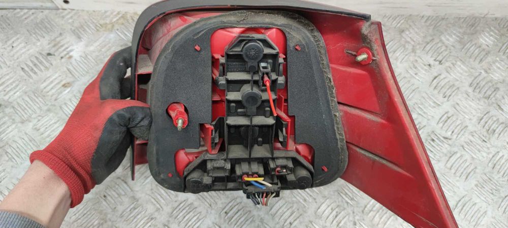 VW Volkswagen Golf 4 IV Lampa Lewa Tylna Lewy Tył LT