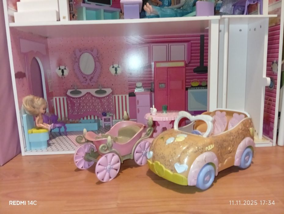 Domek dla lalki Barbie+ meble+ lalki+ auta