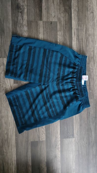 świetne treningowe spodenki Adidas jak nowe 176