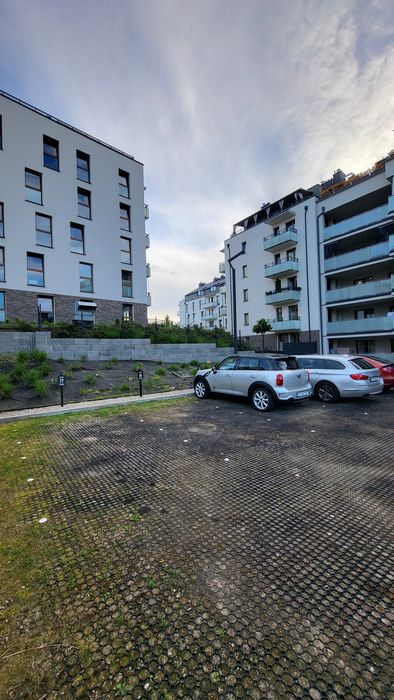 Wynajmę Miejse Postojowe przy ul. Hallera 32A/B/C. Wodna Dolina, Forum Polecam!!! - Widok 4
