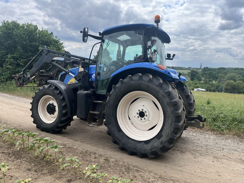 New Holland TS115A tur
