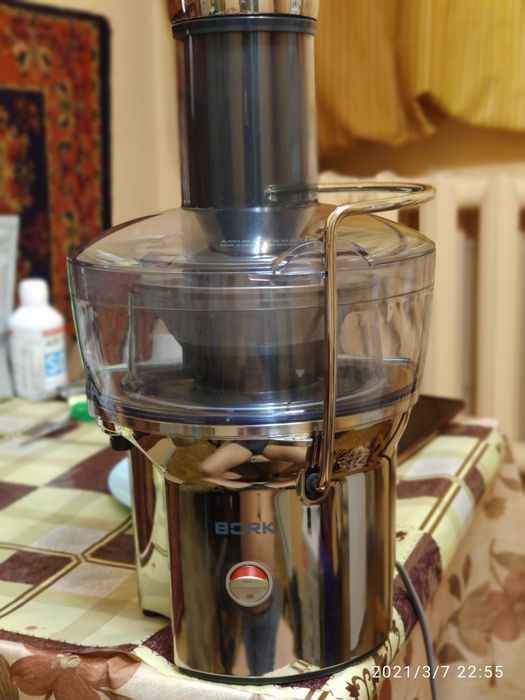 Соковыжималка BORK S400