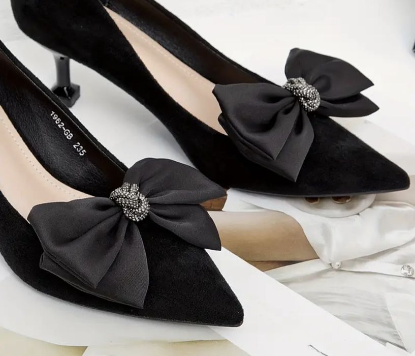 Елегантна прикраса на взуття