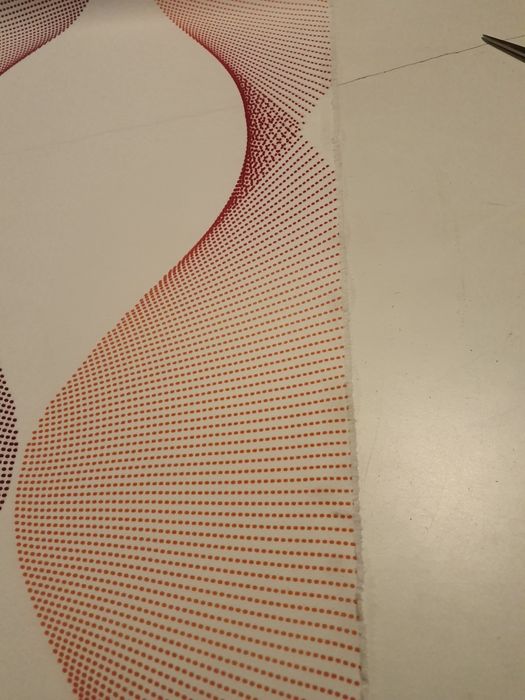 Tkanina zasłonowo-obrusowa biała ze wzorem szer.148 cm.