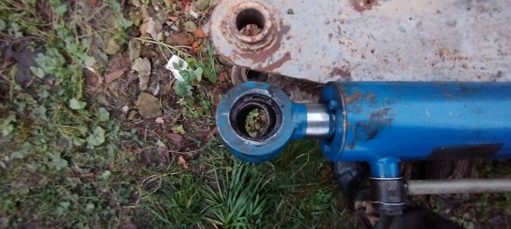 Гідроцеліндр навантажувача