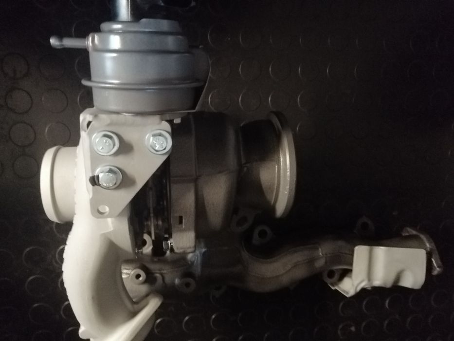 Turbosprężarka Laguna Megane Scenic Trafic Opel Vivaro Volvo 1.9 dCi
