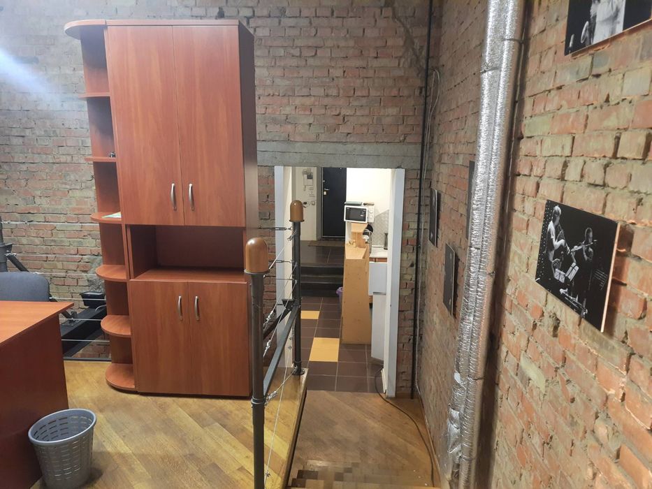 Оренда приміщення вул.Стельмаха,ремонт, 2 окремі входи,метро Голосіївс