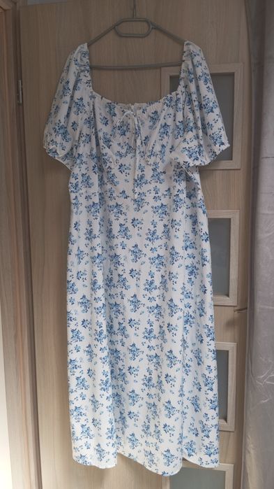 Sukienka w kwiaty