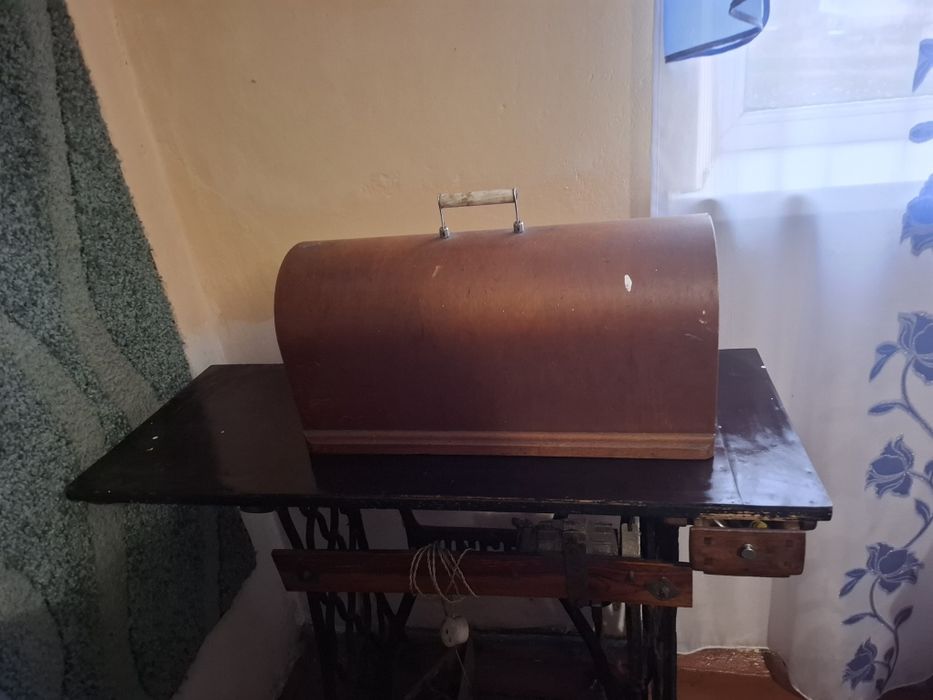 Швейна машинка Подолка
