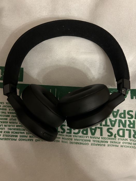 JBL Live 670NC – Para Reparação / Peças