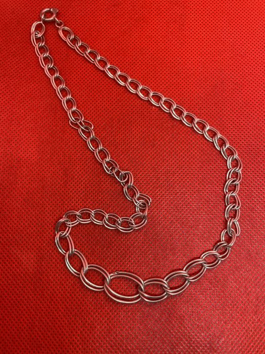 Volta em prata com elos duplos, em caixa