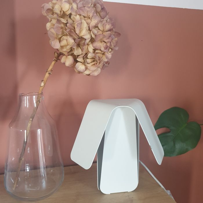 Norann copenhagen Lampka nocna stołowa metal biała