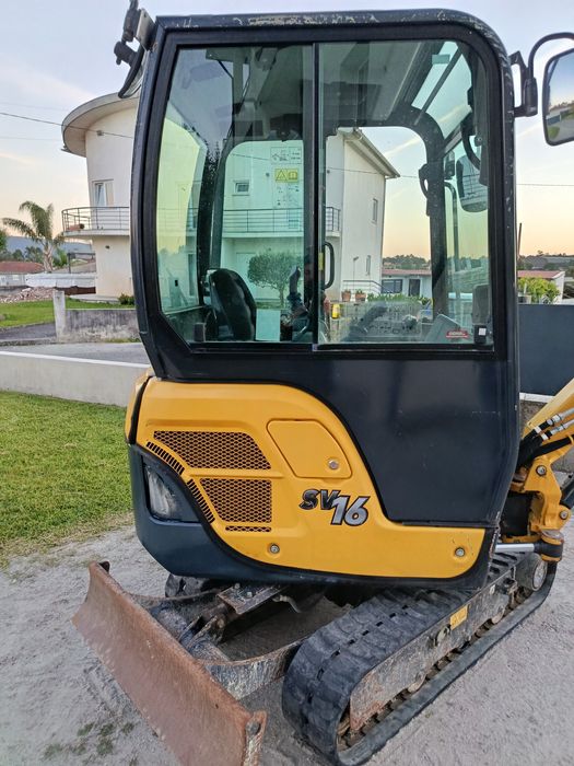 Máquina escavadora yanmar