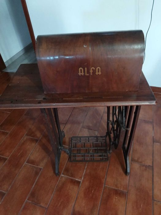Máquina de costura ALFA