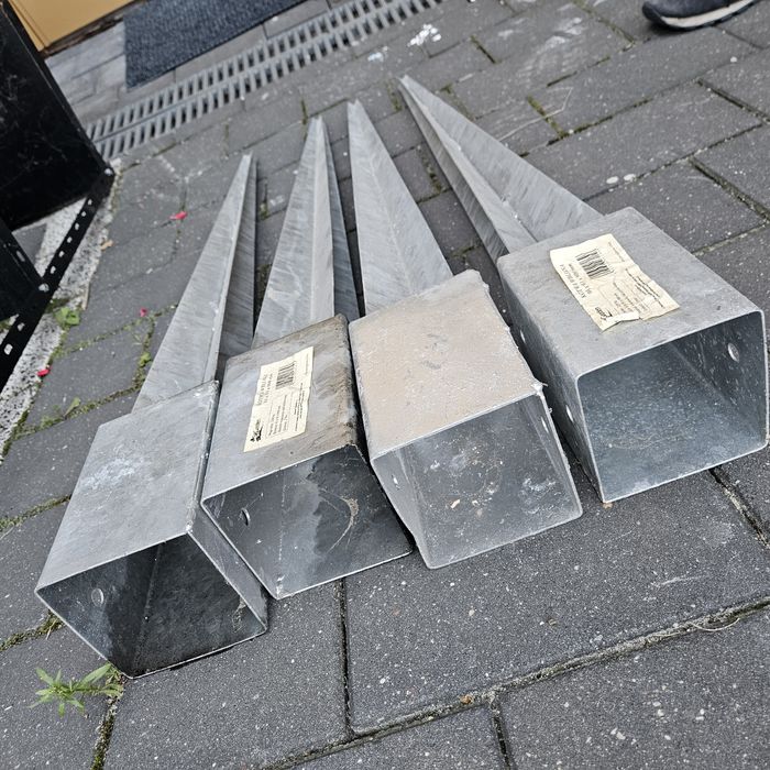 Podstawa słupa wbijana  4 szt komplet