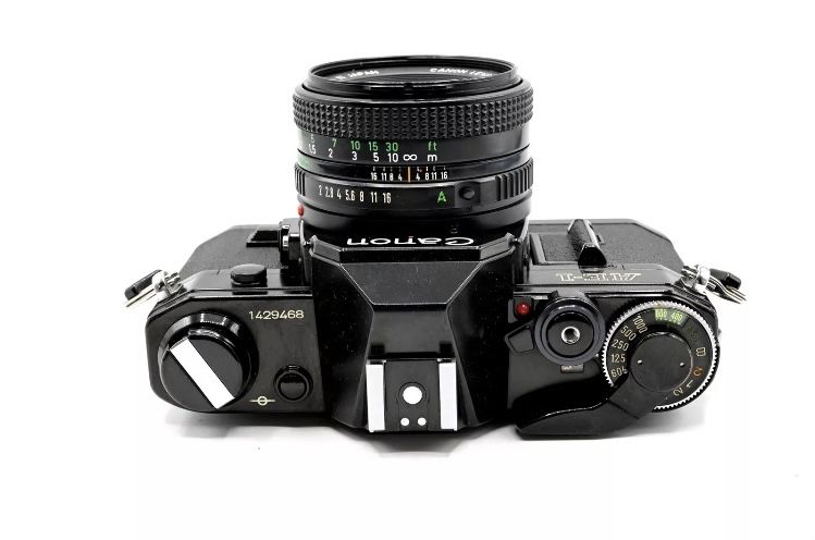 Canon AE-1 Black Edition + Lente Canon FD 50mm f1.8 Bom Estado