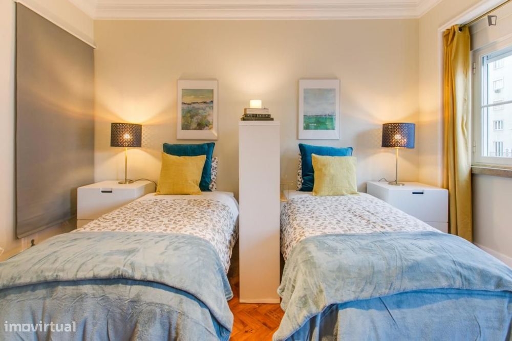 Quarto - localizado em Roma-Areeiro Lisbon