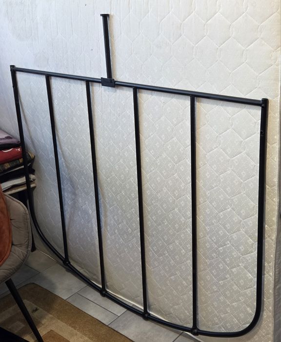 Rama łóżka Ikea Hallingby