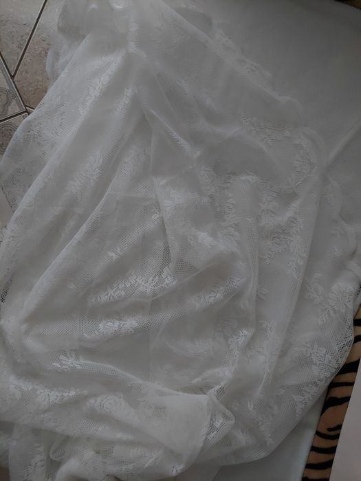 Dwie nowe firany żakardowe że spinkami