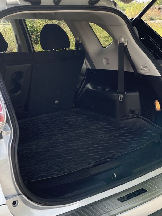 Продам Nissan Roug